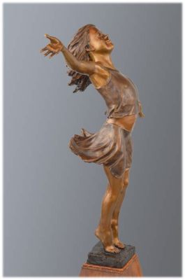   La Joie de Vivre en Bronze : Une Sculpture Fantastique Révélant une Esthétique Unique!