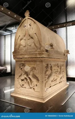 Le Sarcophage de Sidon : Un Testament Sculptural de la Gloire et de la Tristesse Éternelle !